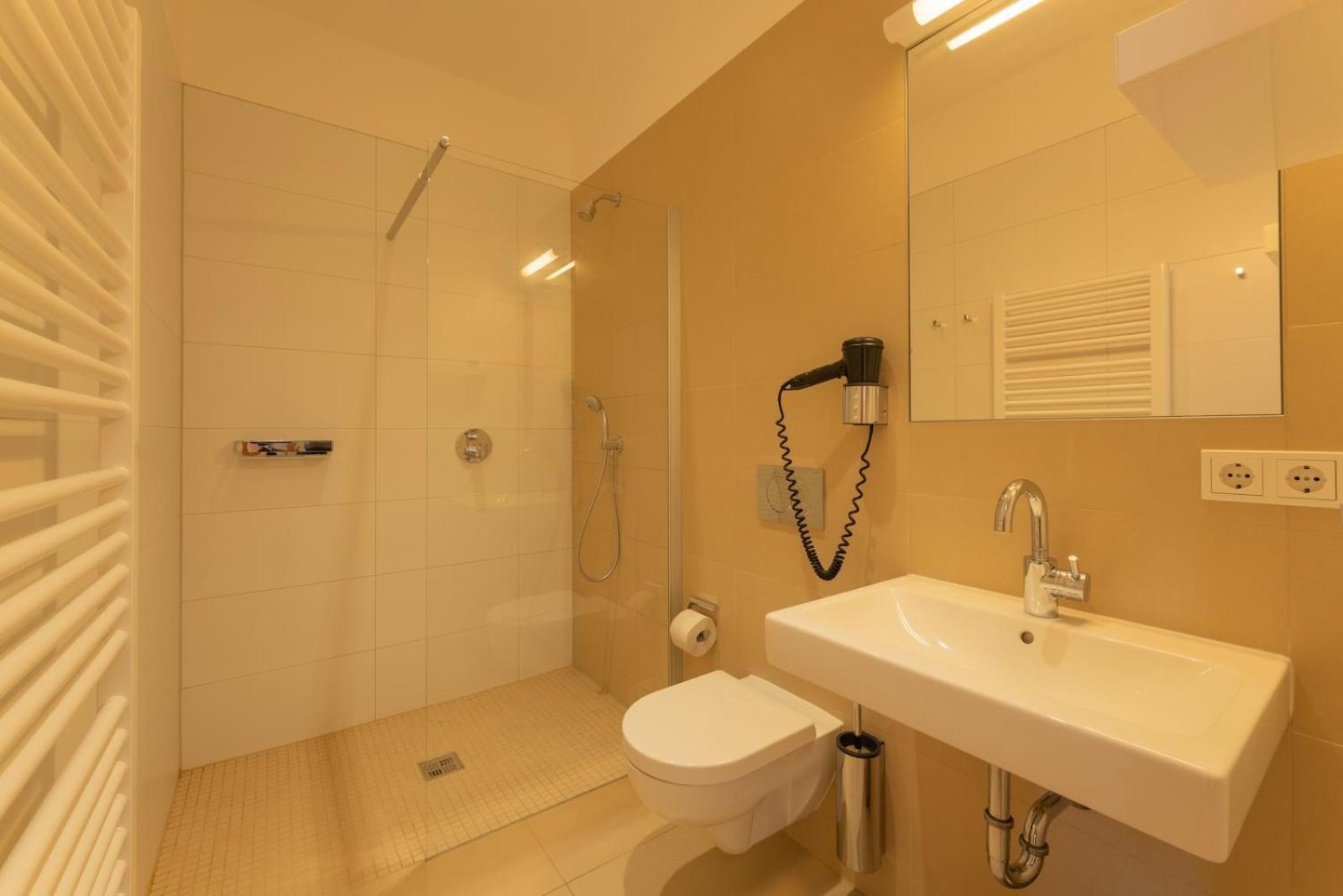 Biohotel Stiftsgut Wilhelmsgluecksbrunn Creuzburg Extérieur photo