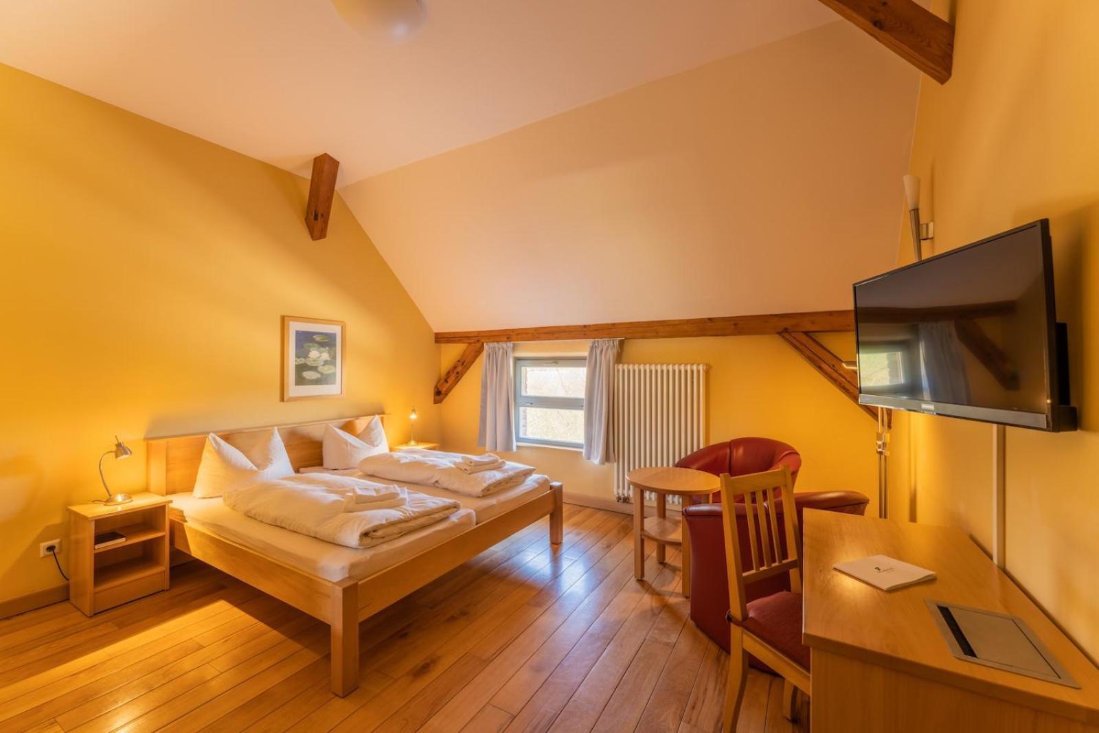 Biohotel Stiftsgut Wilhelmsgluecksbrunn Creuzburg Extérieur photo