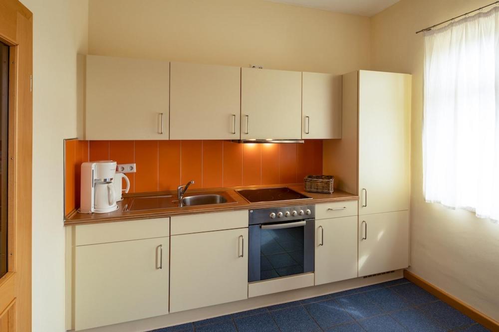 Biohotel Stiftsgut Wilhelmsgluecksbrunn Creuzburg Extérieur photo